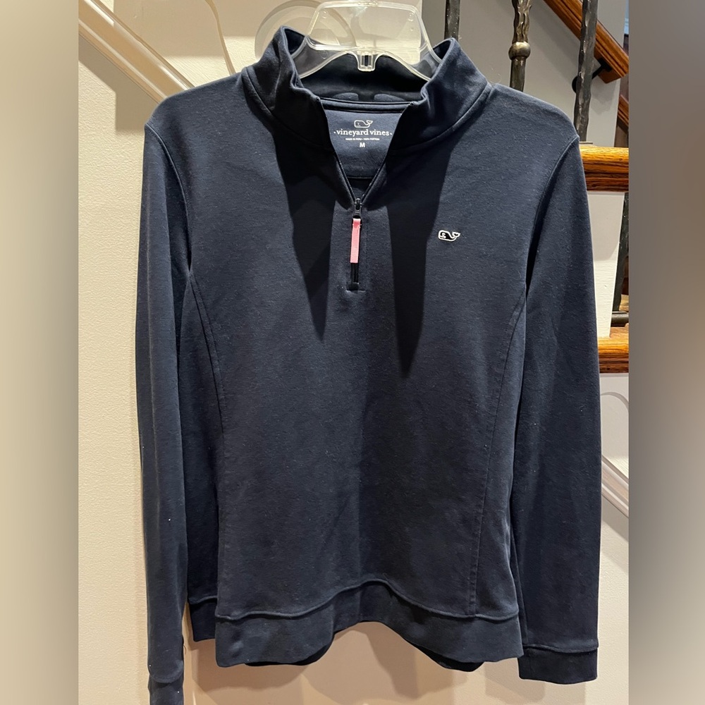Vineyard Vines women’s Navy Sweatshirt